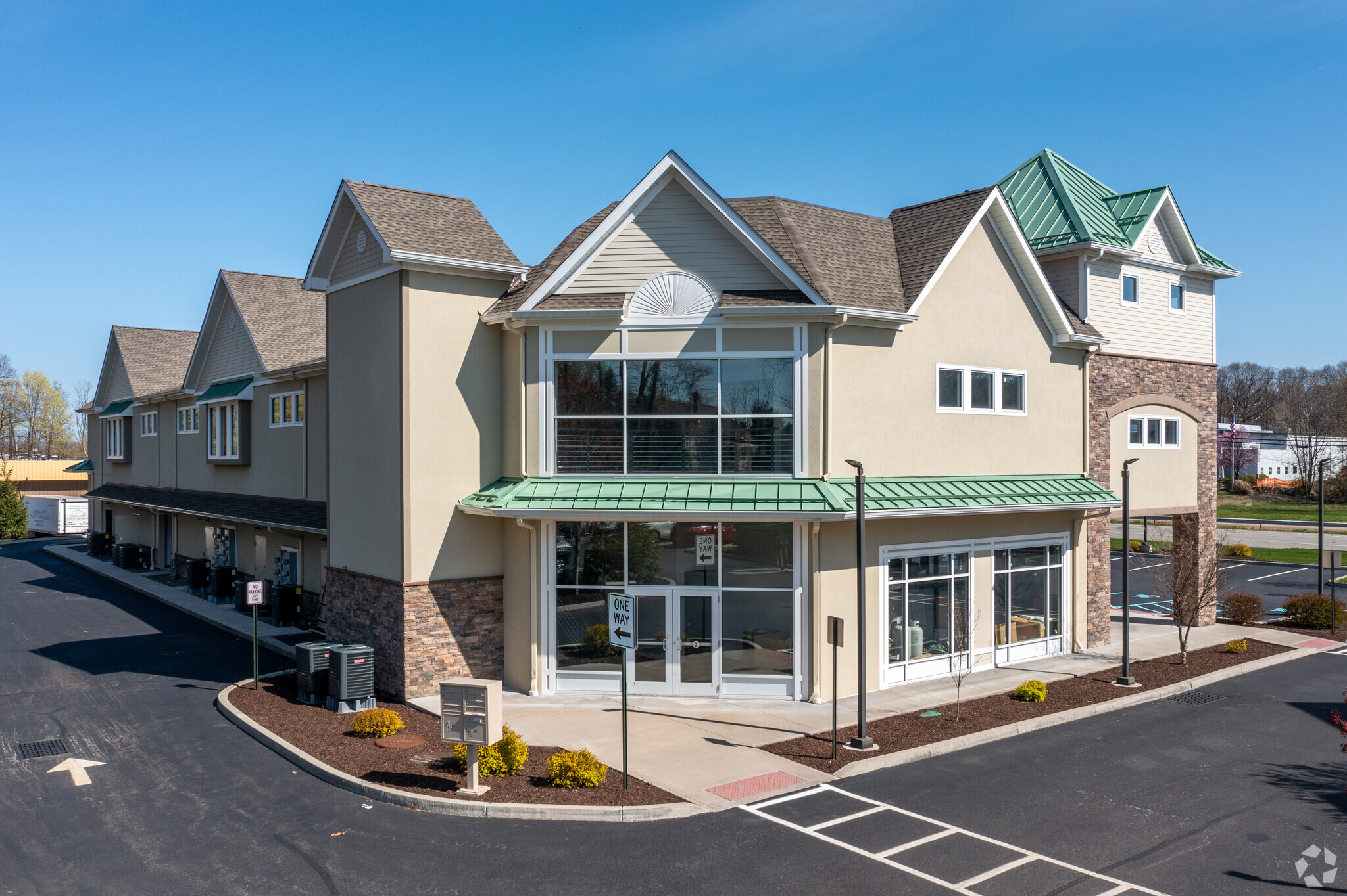 Osborne Square - Prime Retail / Restaurant Location